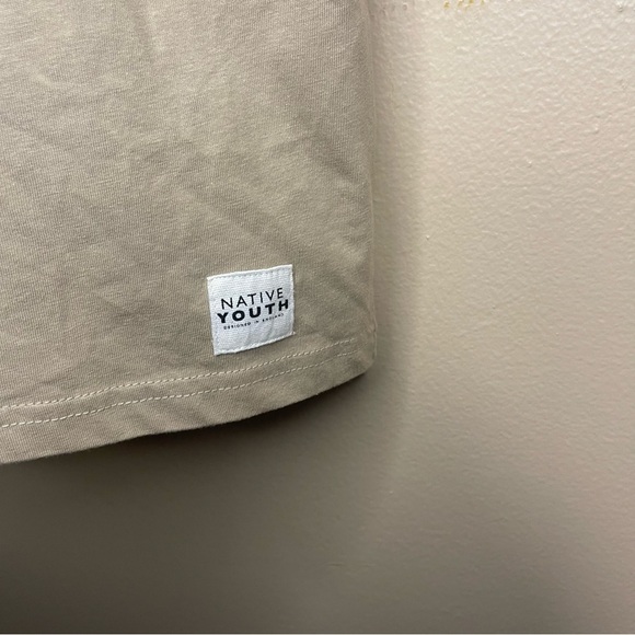 Native Youth Men's Tan Sleeveless Shirt Size Large - Picture 2 of 5